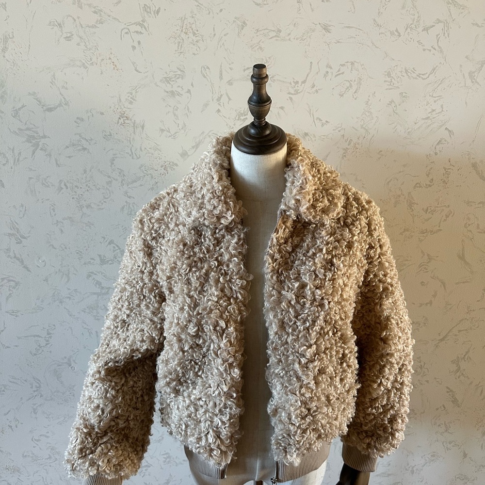 Moon River Beige Faux Fur Teddy Bomber Jacket XS - Picture 8 of 9